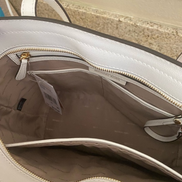 Michael Kors Handbag with wallet - Picture 9 of 16